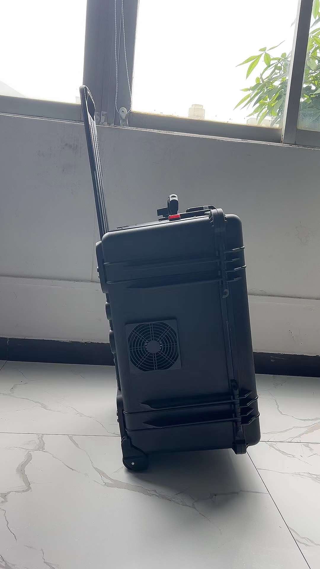 章贡手拉箱型移动通信干扰器